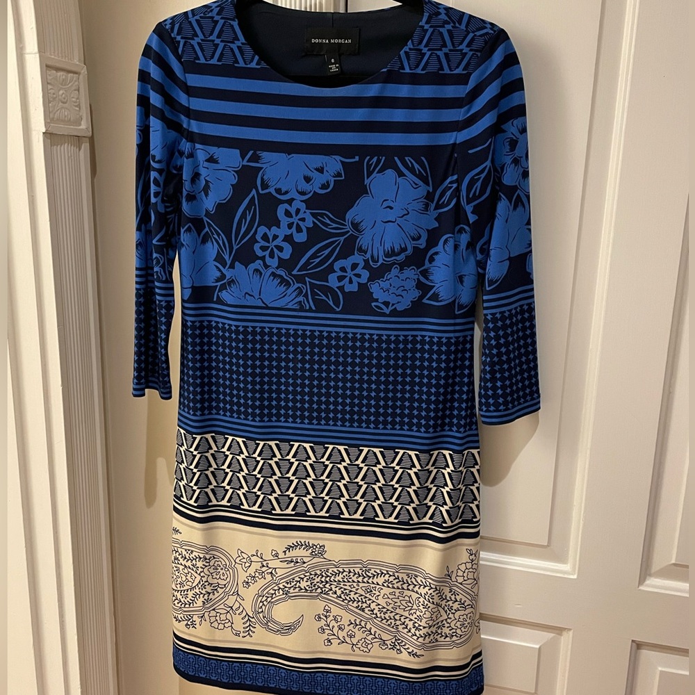 Donna Morgan Fitted Jersey Sheath Dress with Blue Floral Paisley Pattern Size 6